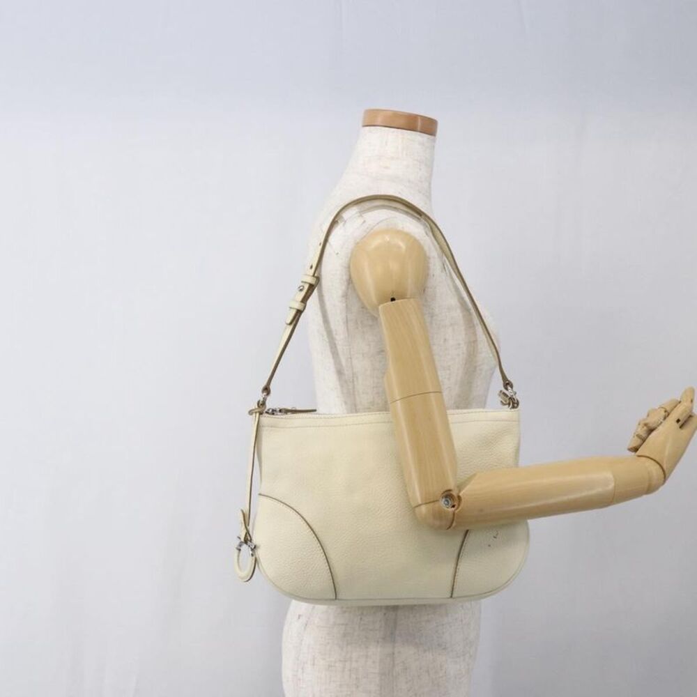 Salvatore Ferragamo Gancini Leather White Leather Shoulder Bag Bag - Picture 15 of 16